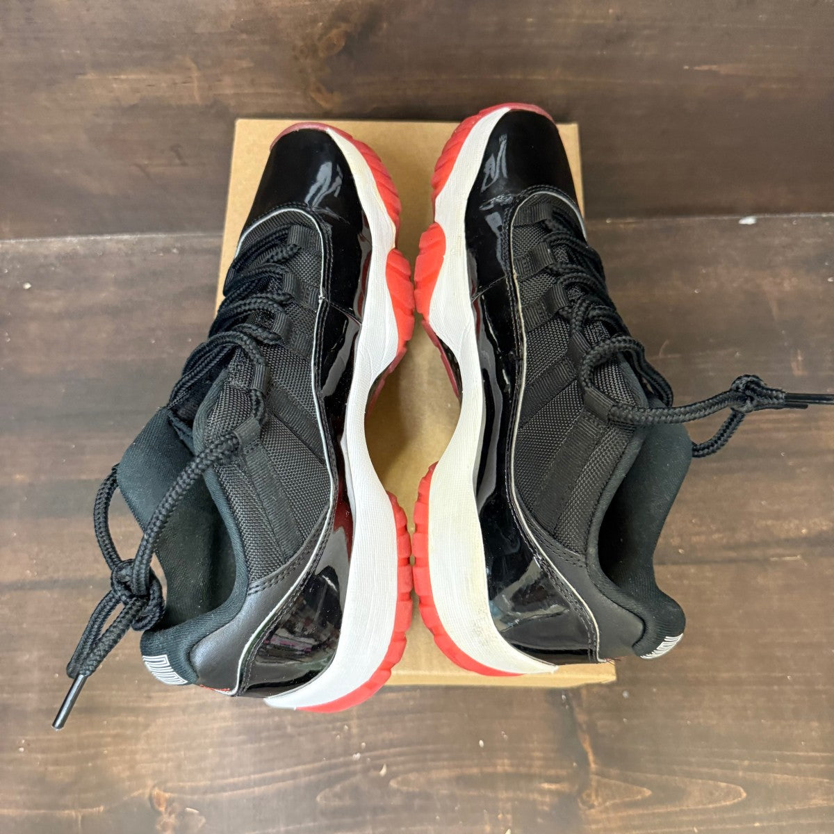 Jordan 11 Retro Low Bred (2025) Size 8.5 (Pre-Owned) - Image 5