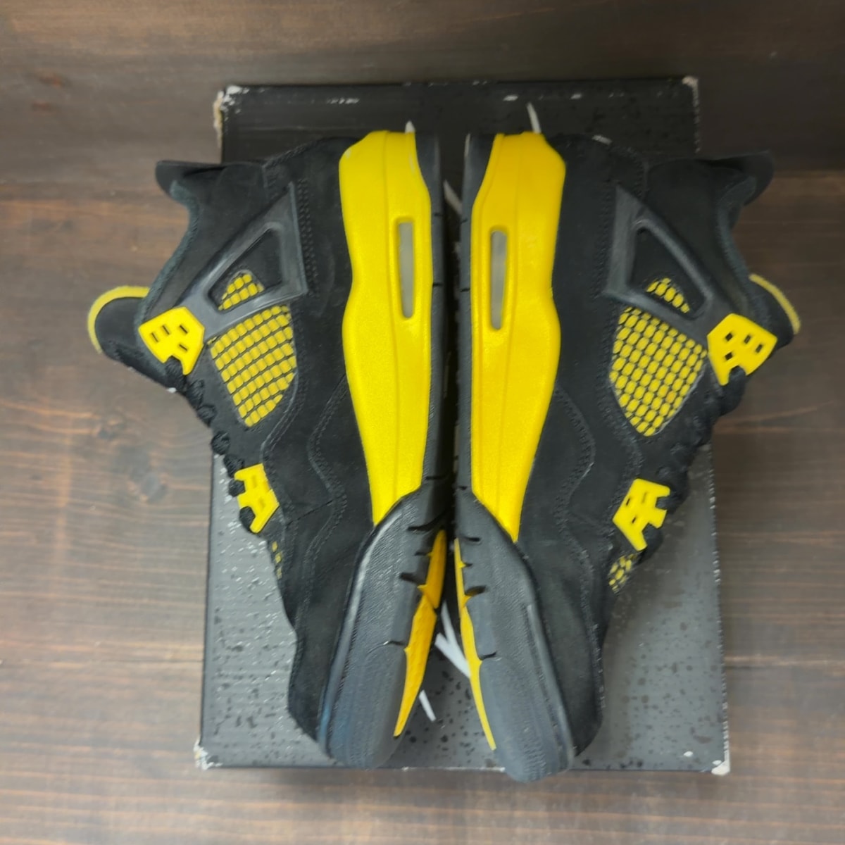 Jordan 4 Retro Thunder (2023) (GS) Size 5.5Y (Pre-Owned) - aux