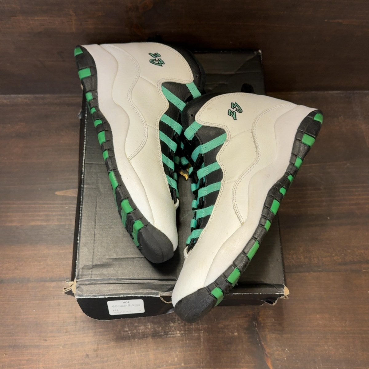 Jordan 10 Retro Verde (GS) Size 7Y (Pre-Owned) - Image 2