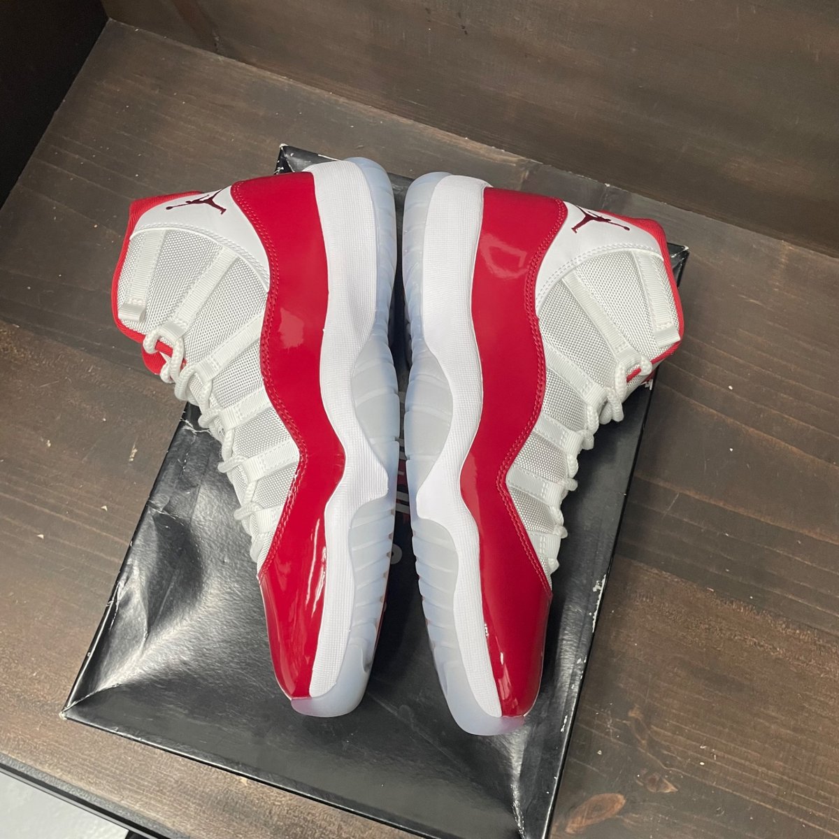 Jordan 11 Retro Cherry (2022) Size 11.5 (Pre-Owned) - sole