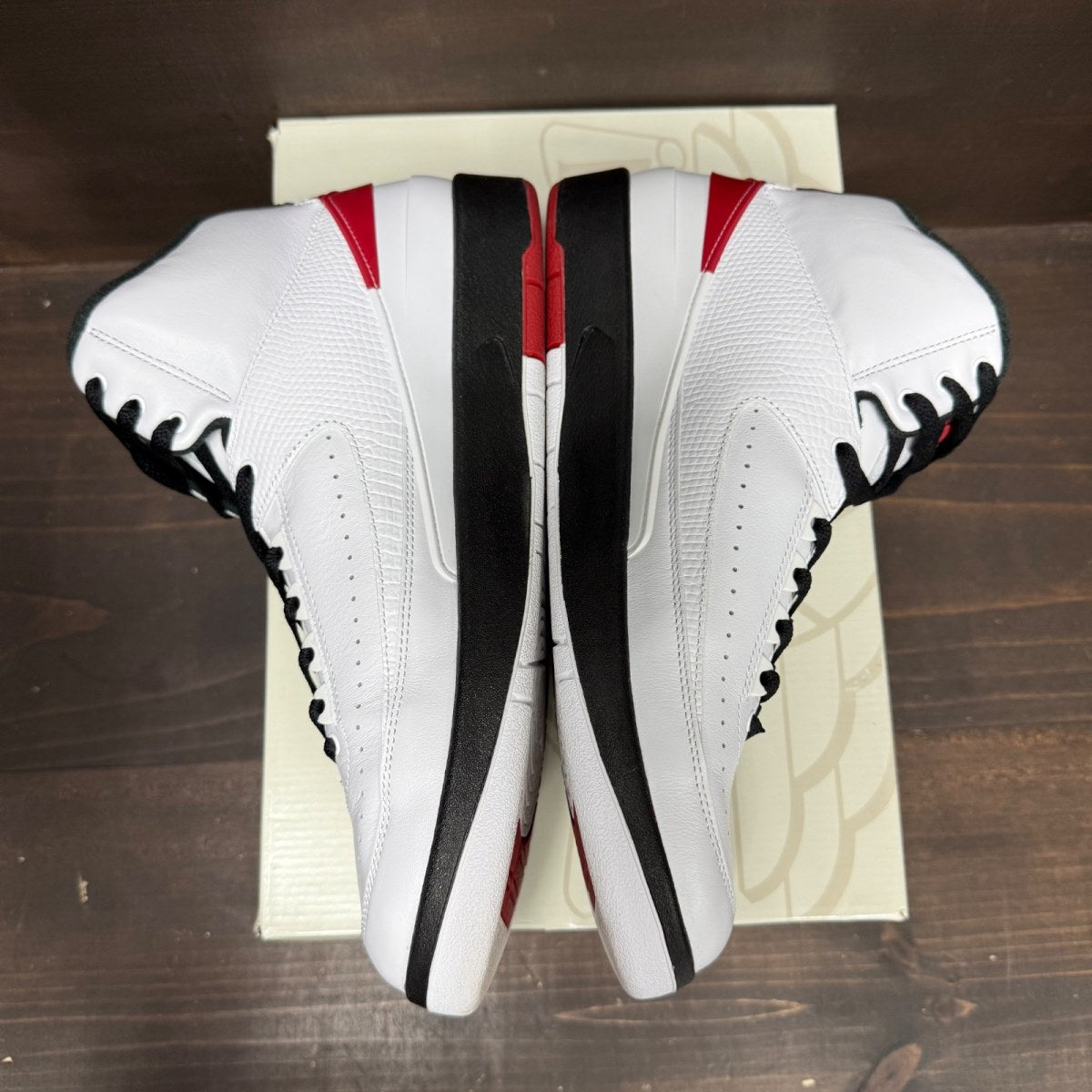 Jordan 2 Retro OG Chicago (2022) - Image 3