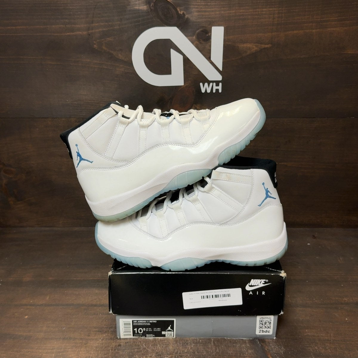 Jordan 11 Retro Legend Blue (2024) Size 10.5 (Pre-Owned) - Image 1