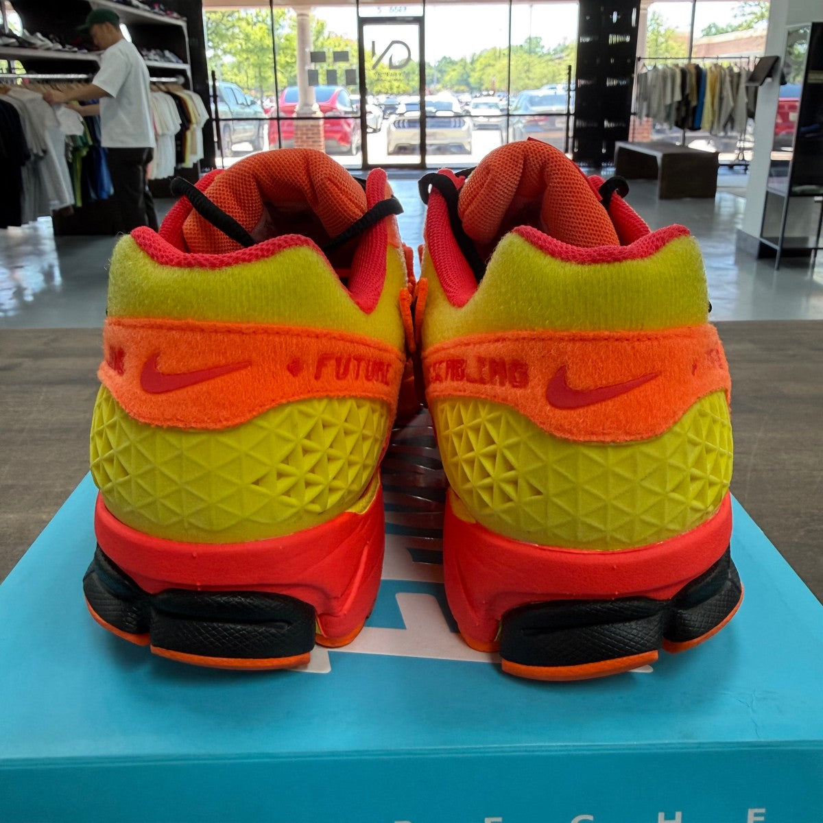 Nike Zoom Vomero 5 Doernbecher Size 10 (Pre-Owned) - Image 4