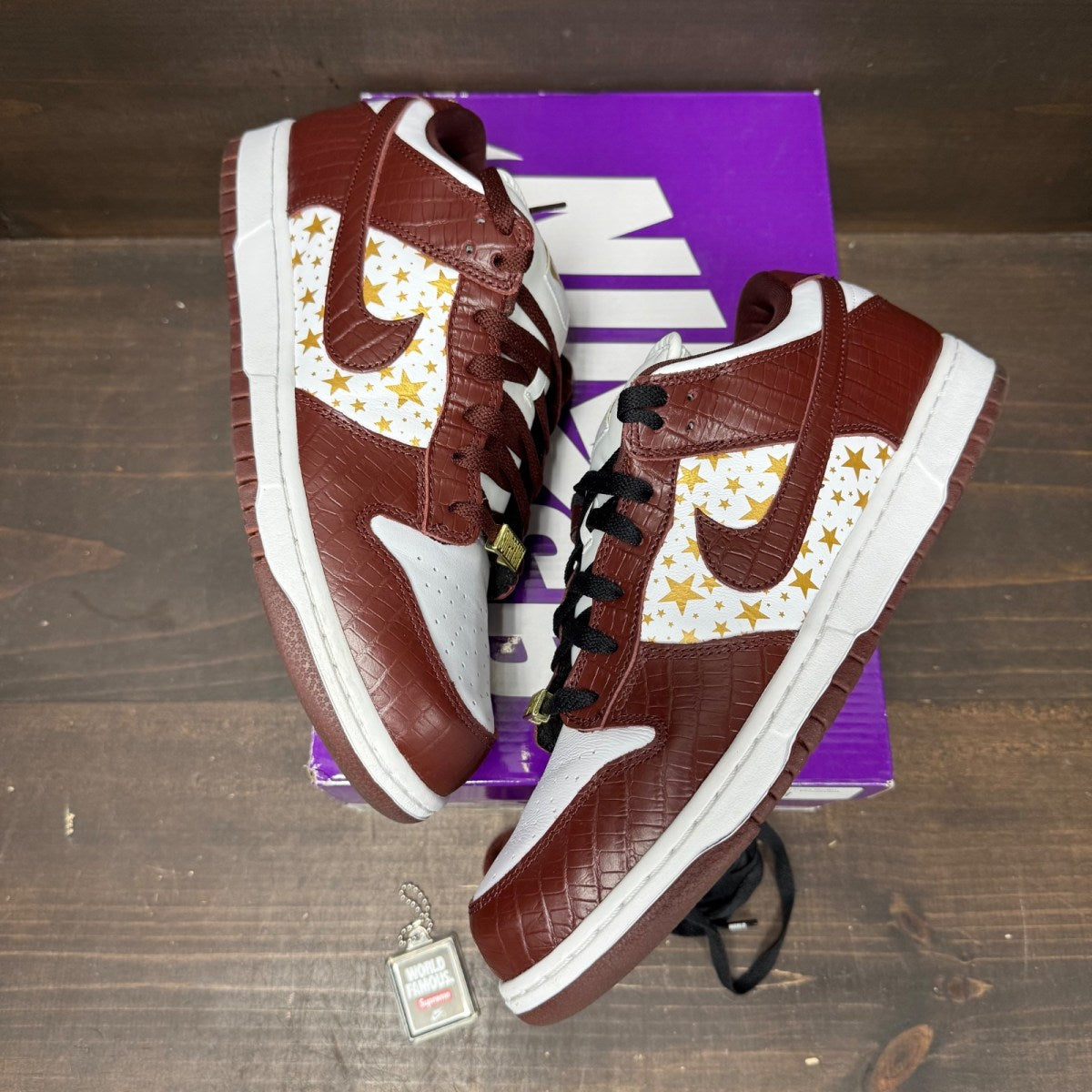 Nike SB Dunk Low Supreme Stars Barkroot Brown (2021) - Image 4