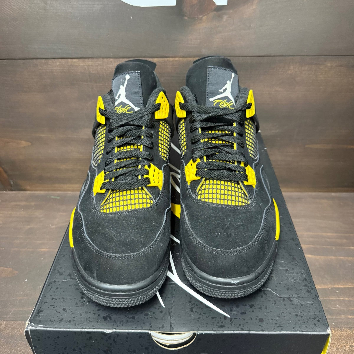 Jordan 4 Retro Thunder (2023) - Image 4