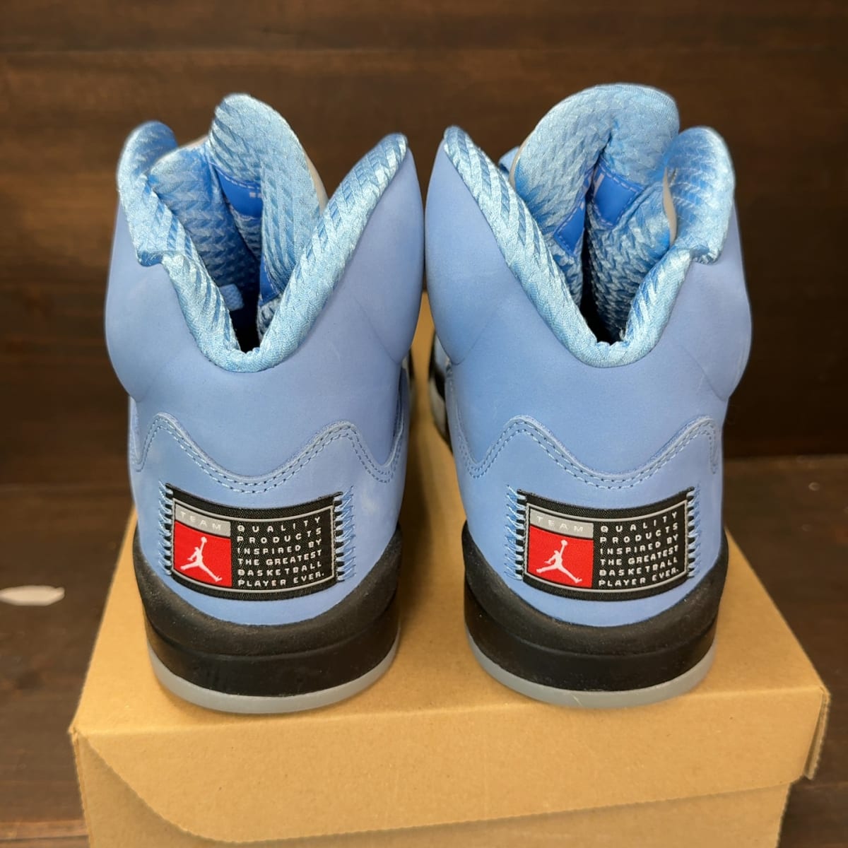 Jordan 5 Retro UNC University Blue Size 8.5 - aux
