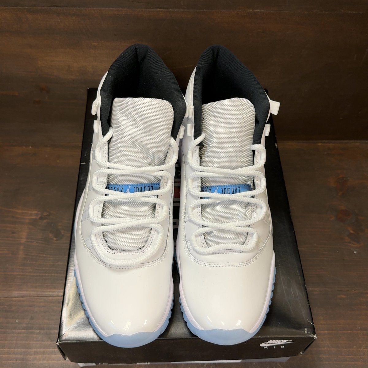 Jordan 11 Retro Legend Blue (2024) Size 12 (Pre-Owned) - tag