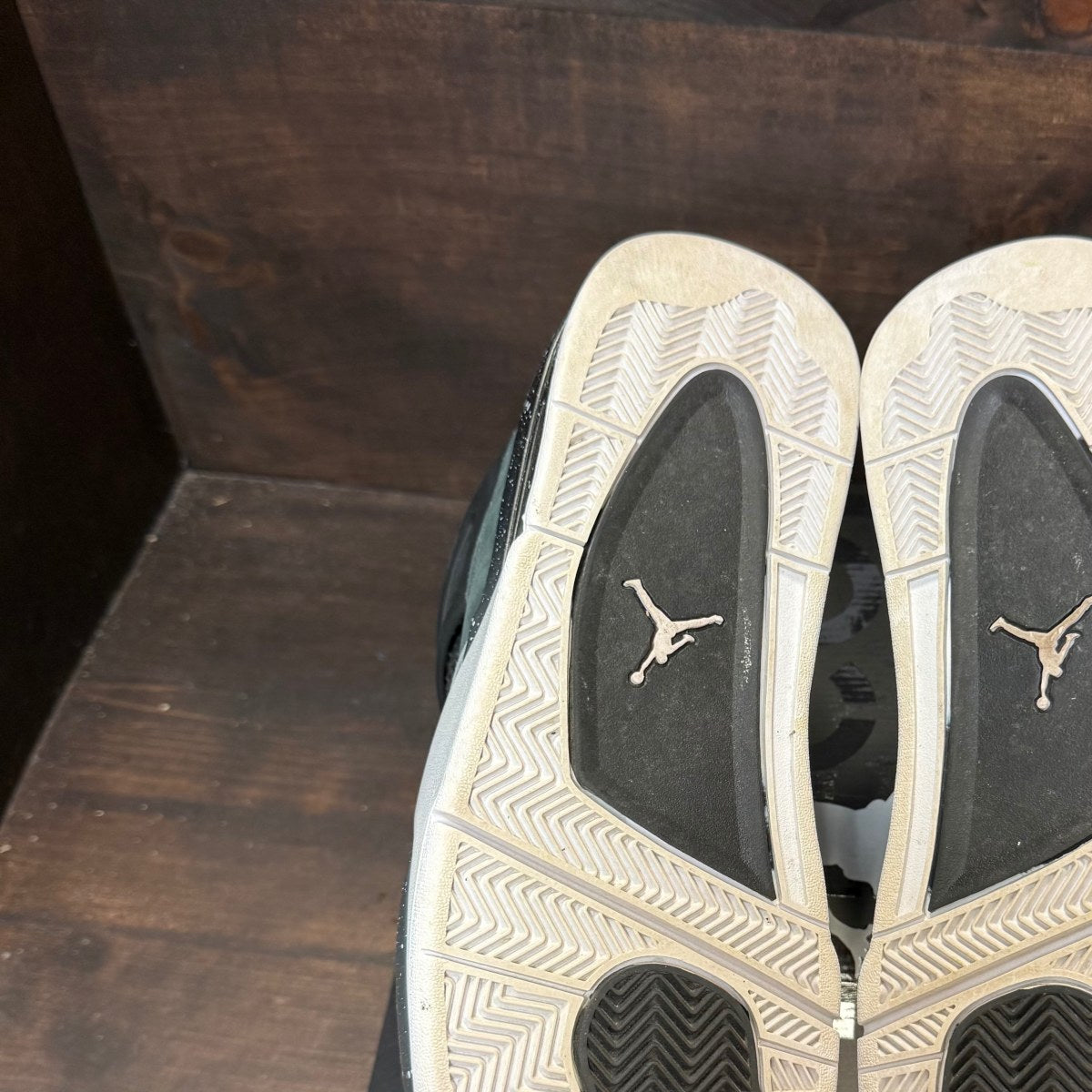 Jordan 4 Retro Fear (2024) - Image 6
