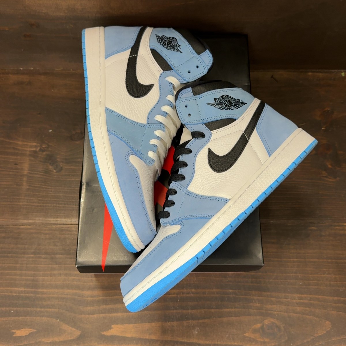 Jordan 1 Retro High OG University Blue - Image 2