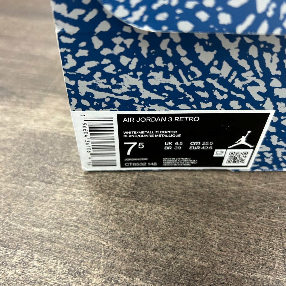 Jordan 3 Retro Wizards Size 7.5 (Pre-Owned) - Image 6