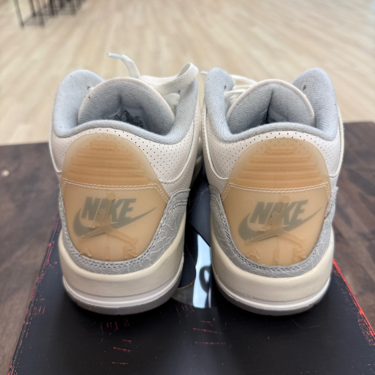 Jordan 3 Retro Craft Ivory Size 9.5 (Pre-Owned) - Image 3