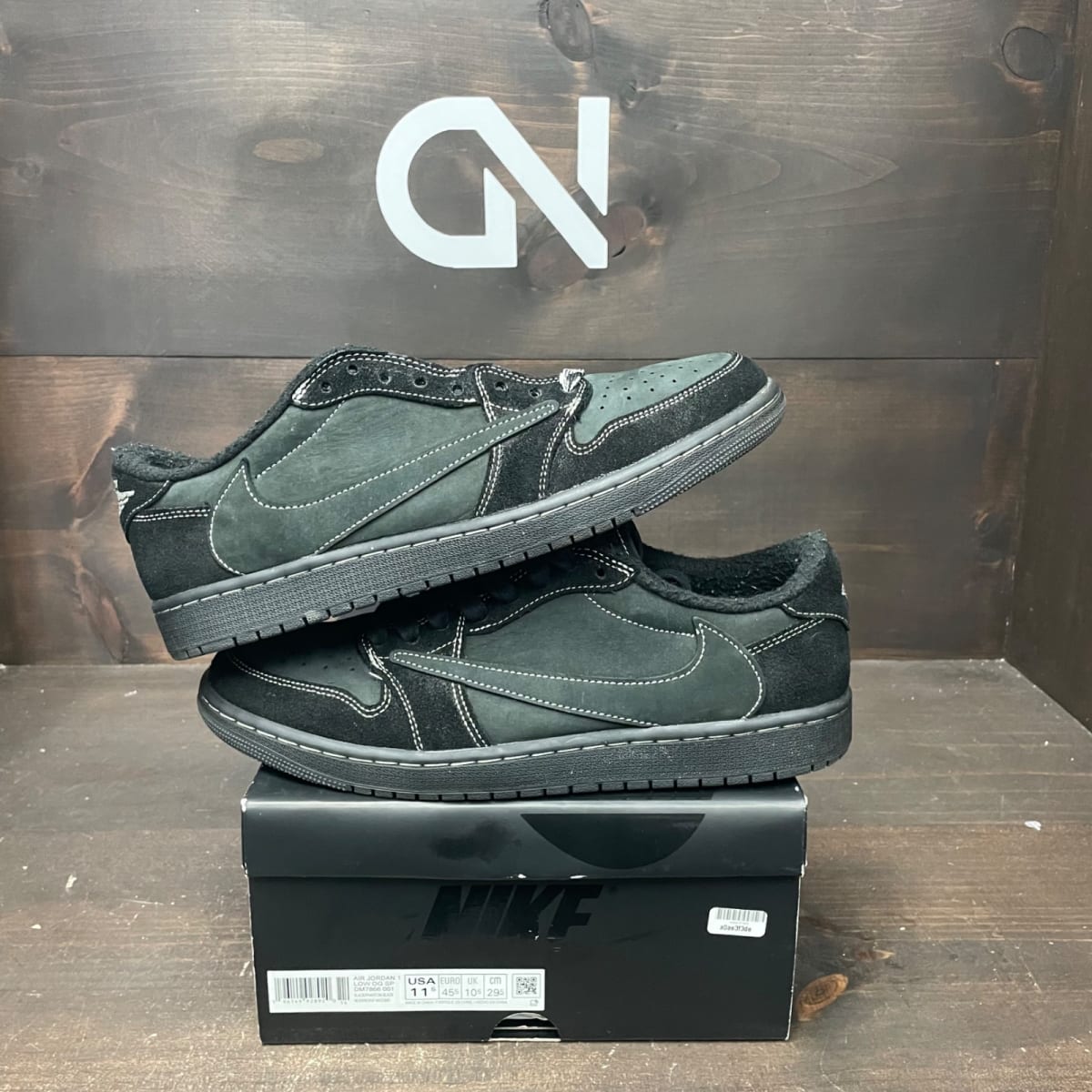 Jordan 1 Retro Low OG SP Travis Scott Black Phantom Size 11.5 (Pre-Owned) - front