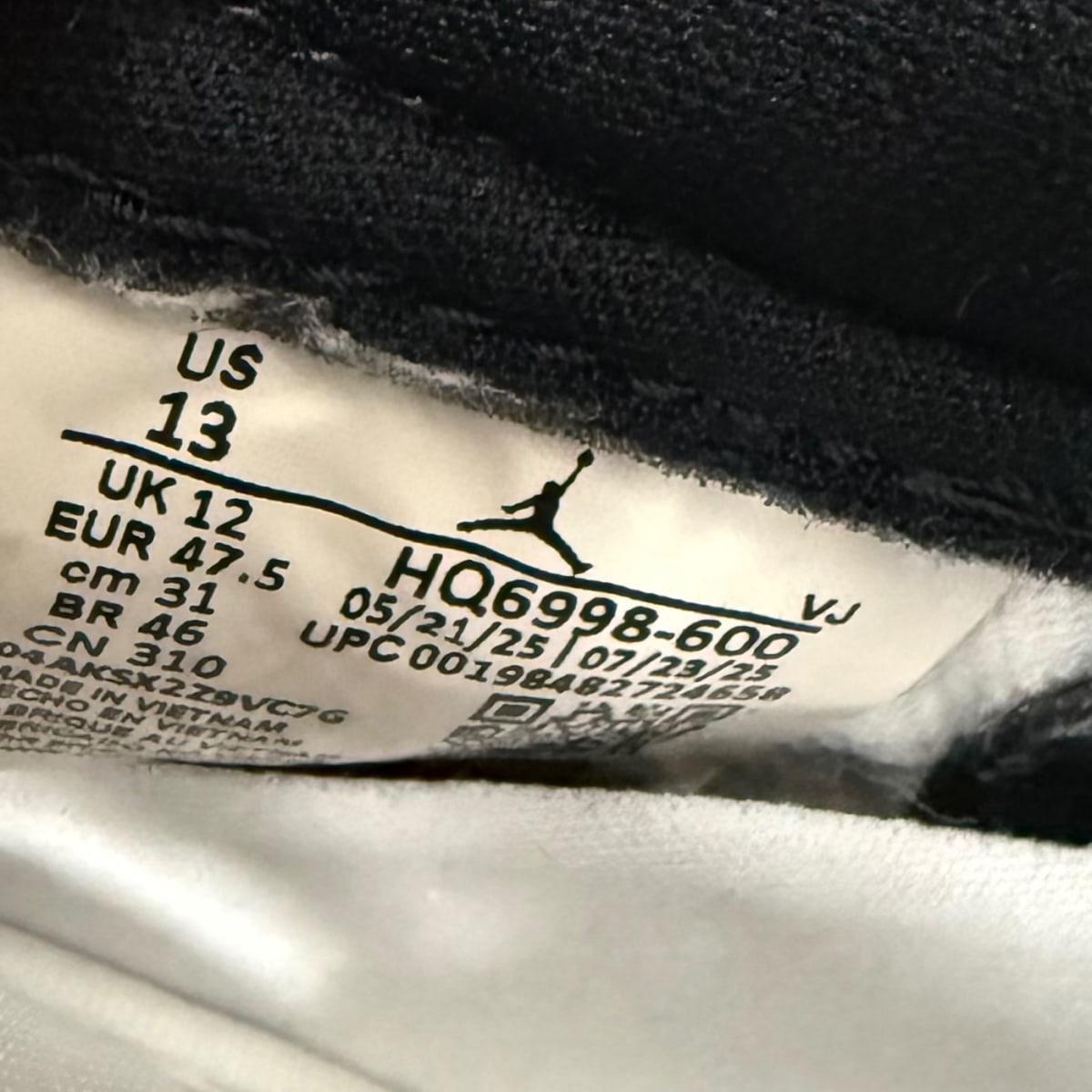 Jordan 1 Retro Low OG Chicago (2025) Size 13 (Pre-Owned) - aux