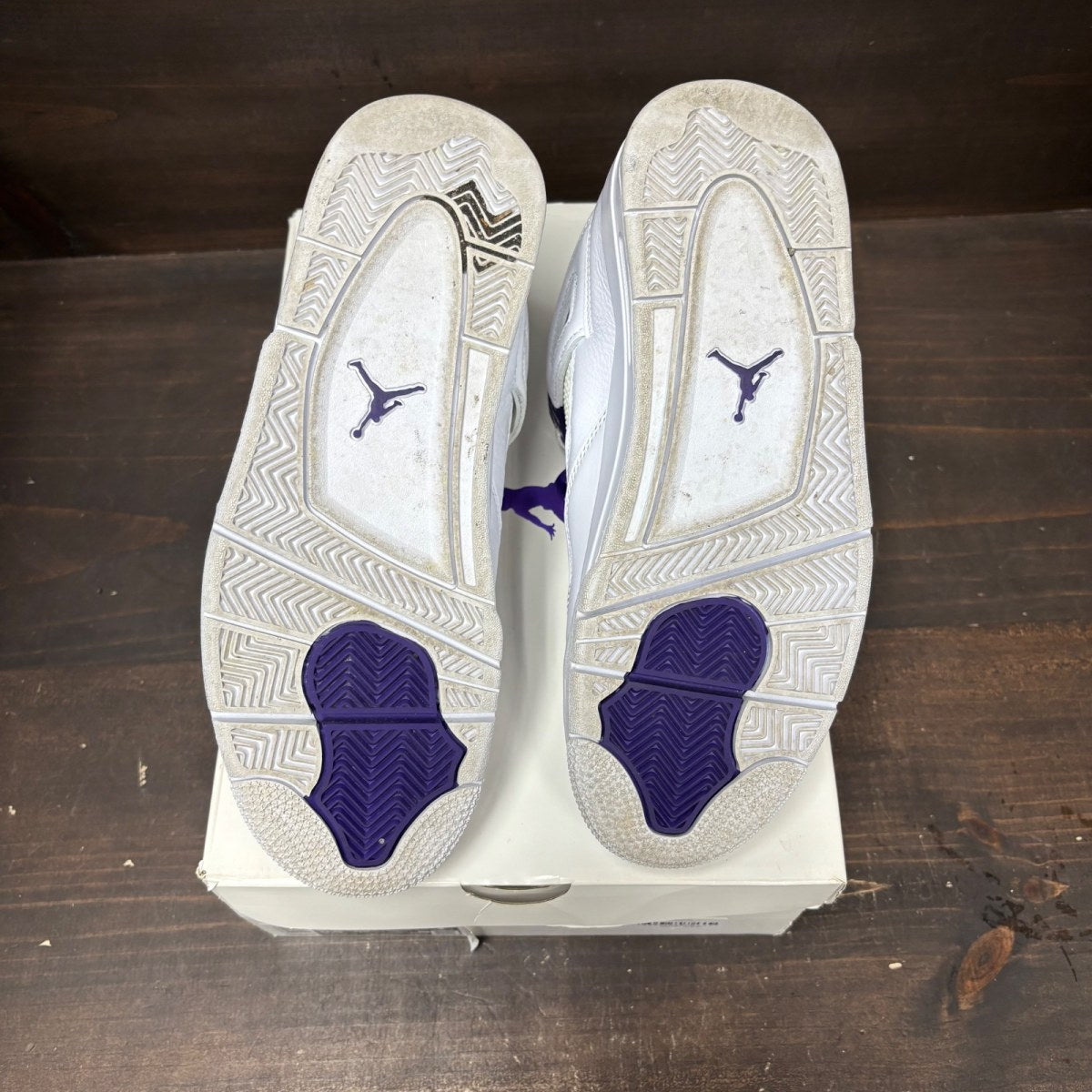 Jordan 4 Retro Metallic Purple Size 8 (Pre-Owned) - box