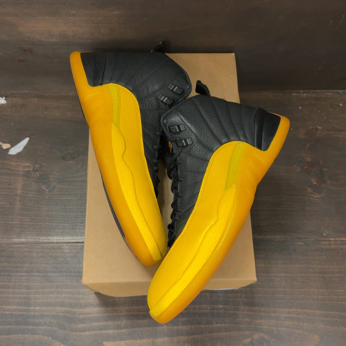 Jordan 12 Retro Black University Gold Size 11 (Pre-Owned) - back