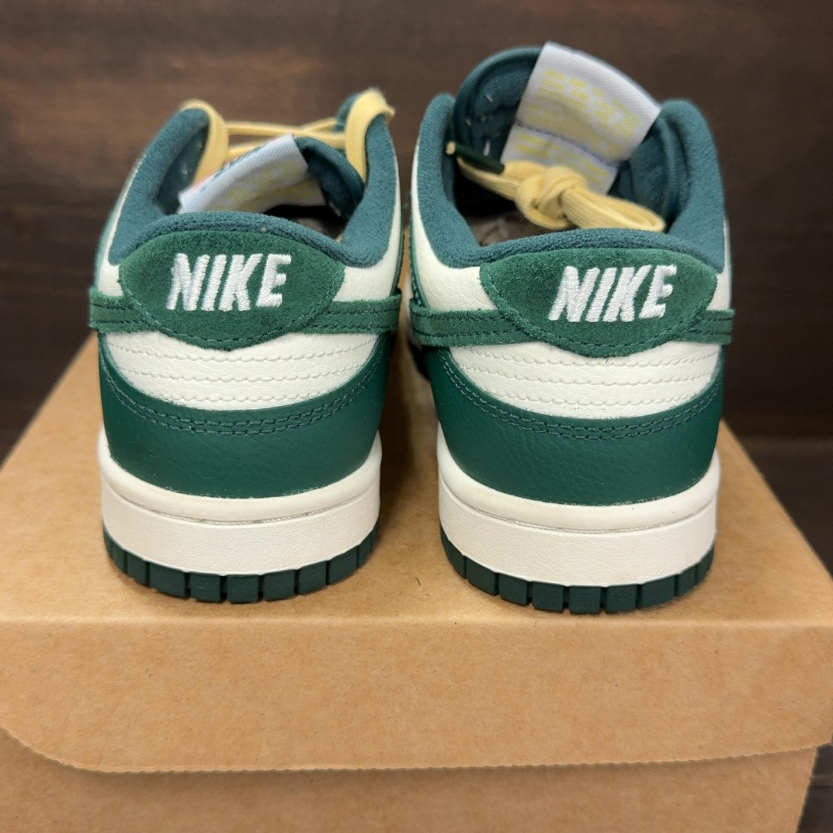 Nike Dunk Low SE Noble Green (Women's) Size 7W (Pre-Owned) - Image 5