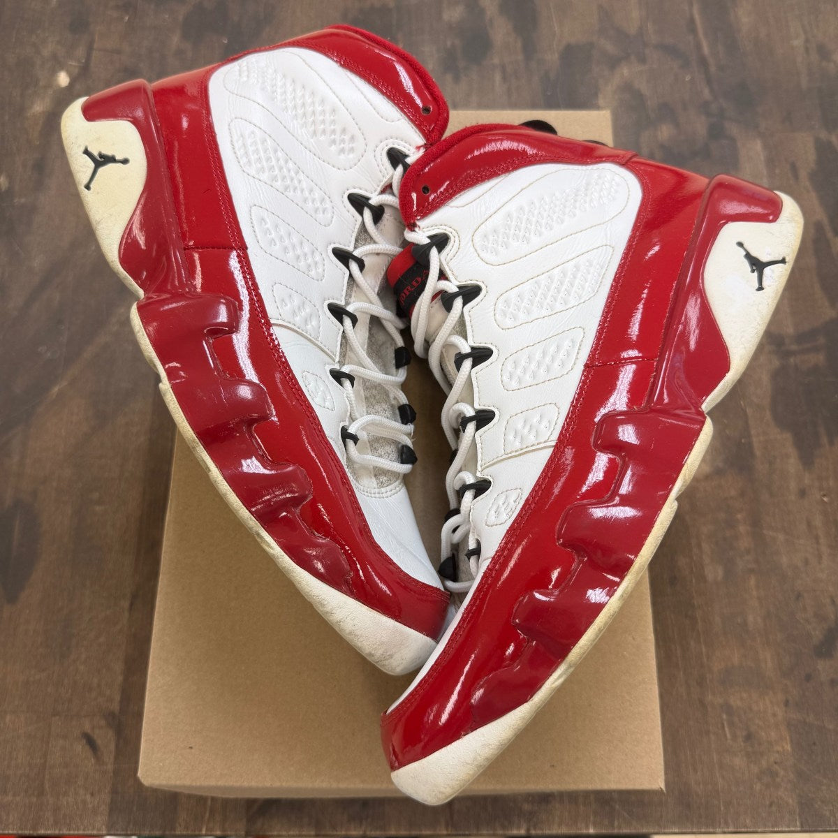 Jordan 9 Retro White Gym Red Size 11 (Pre-Owned) - Image 1