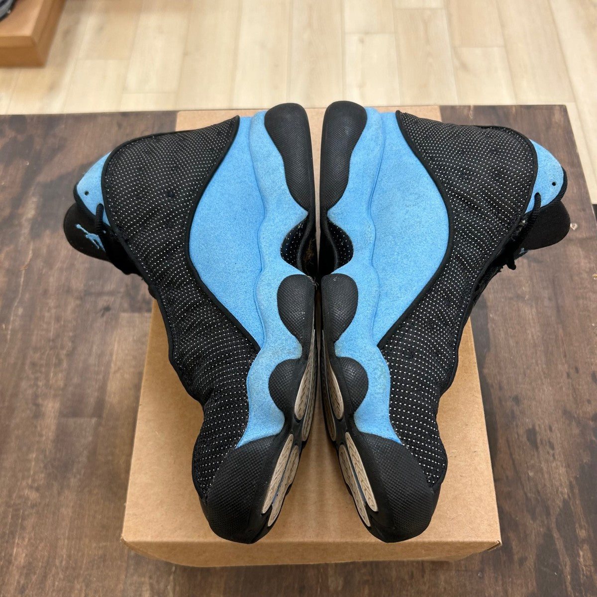 Jordan 13 Retro Black University Blue Size 10 (Pre-Owned) - Image 3