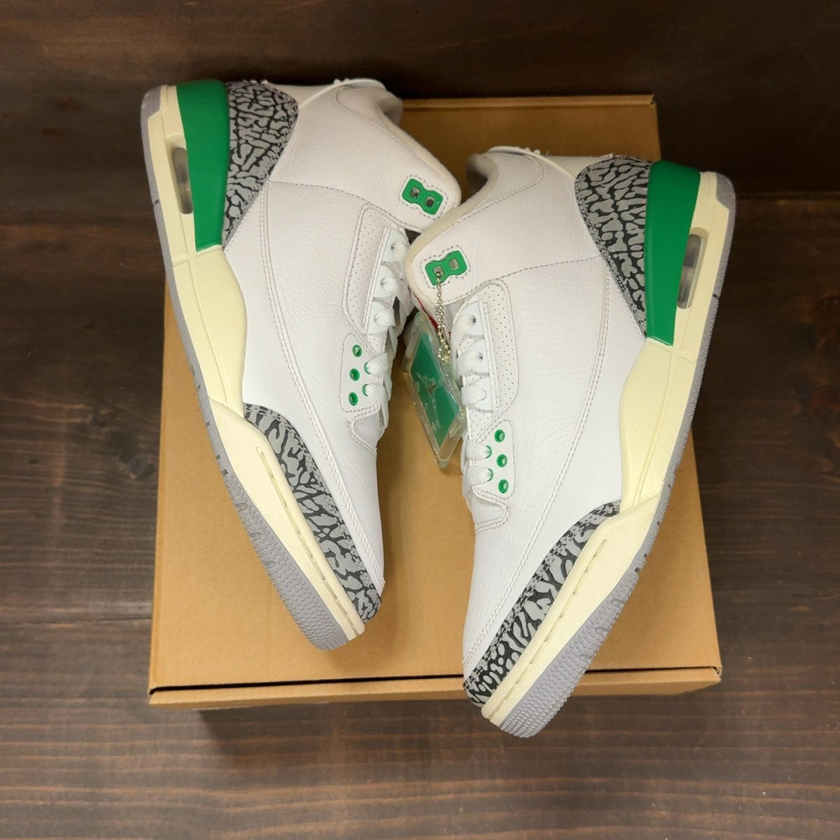 Jordan 3 Retro Lucky Green (Women's) Size 11W (Pre-Owned) - Image 2