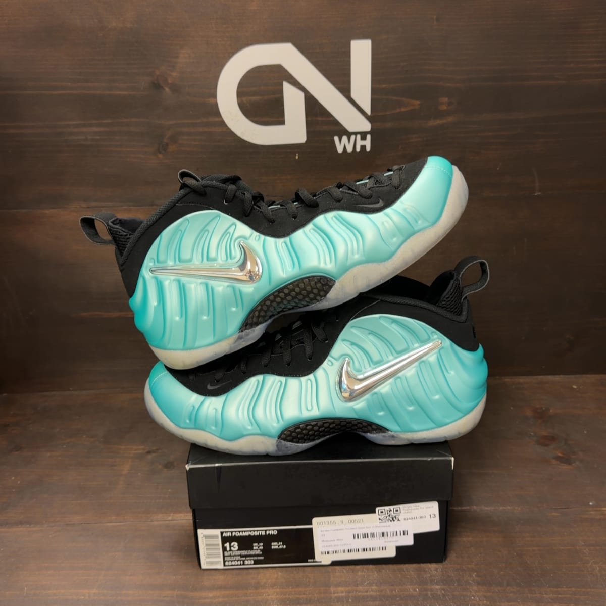Air Nike Foamposite Pro Island Green Size 13 (Pre-Owned) - front