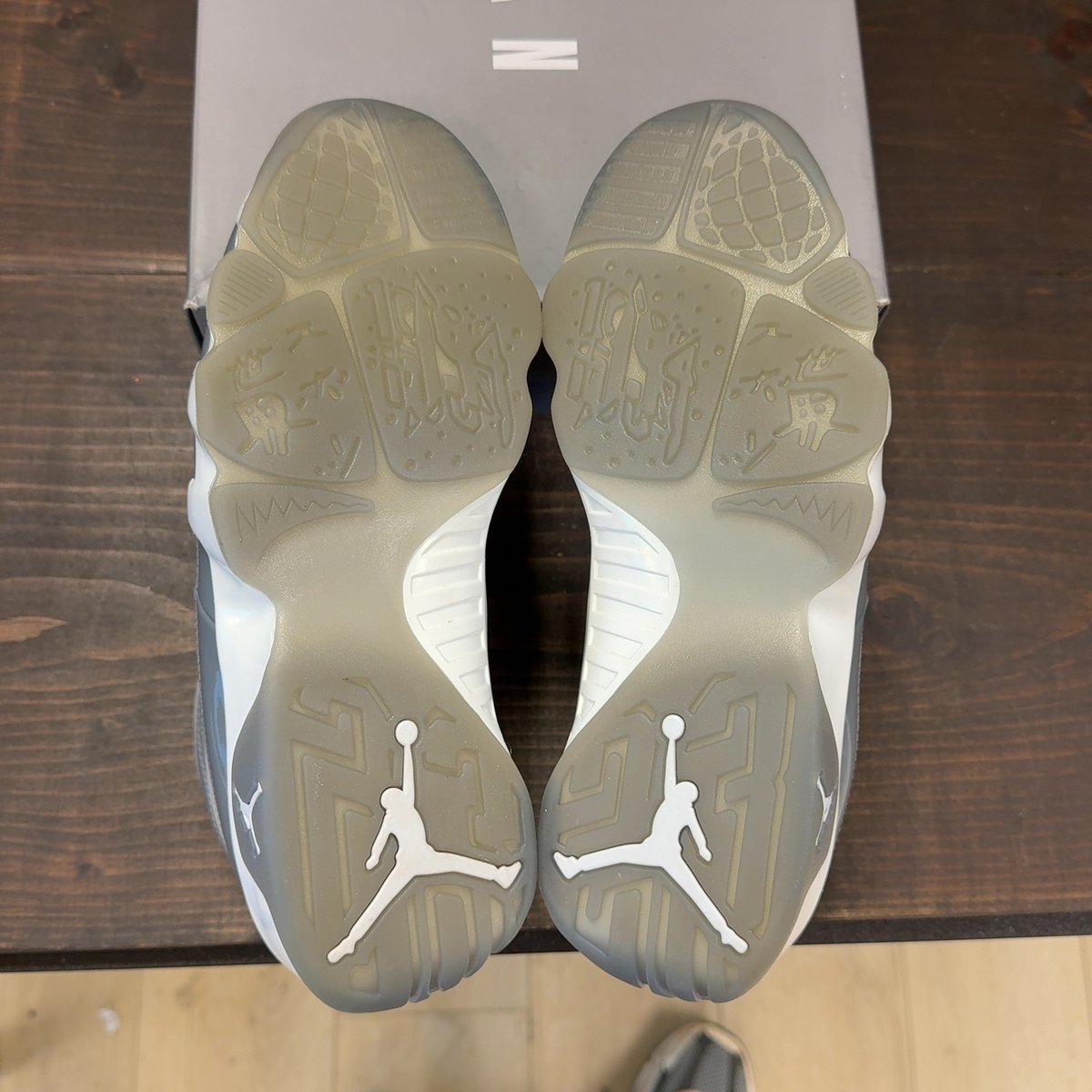 Jordan 9 Retro Cool Grey (2025) Size 8 (Pre-Owned) - aux
