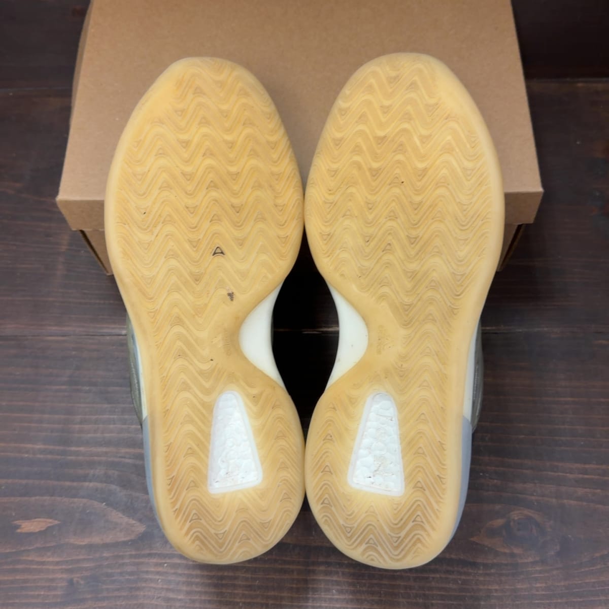 adidas Yeezy QNTM Barium Size 12 (Pre-Owned) - aux
