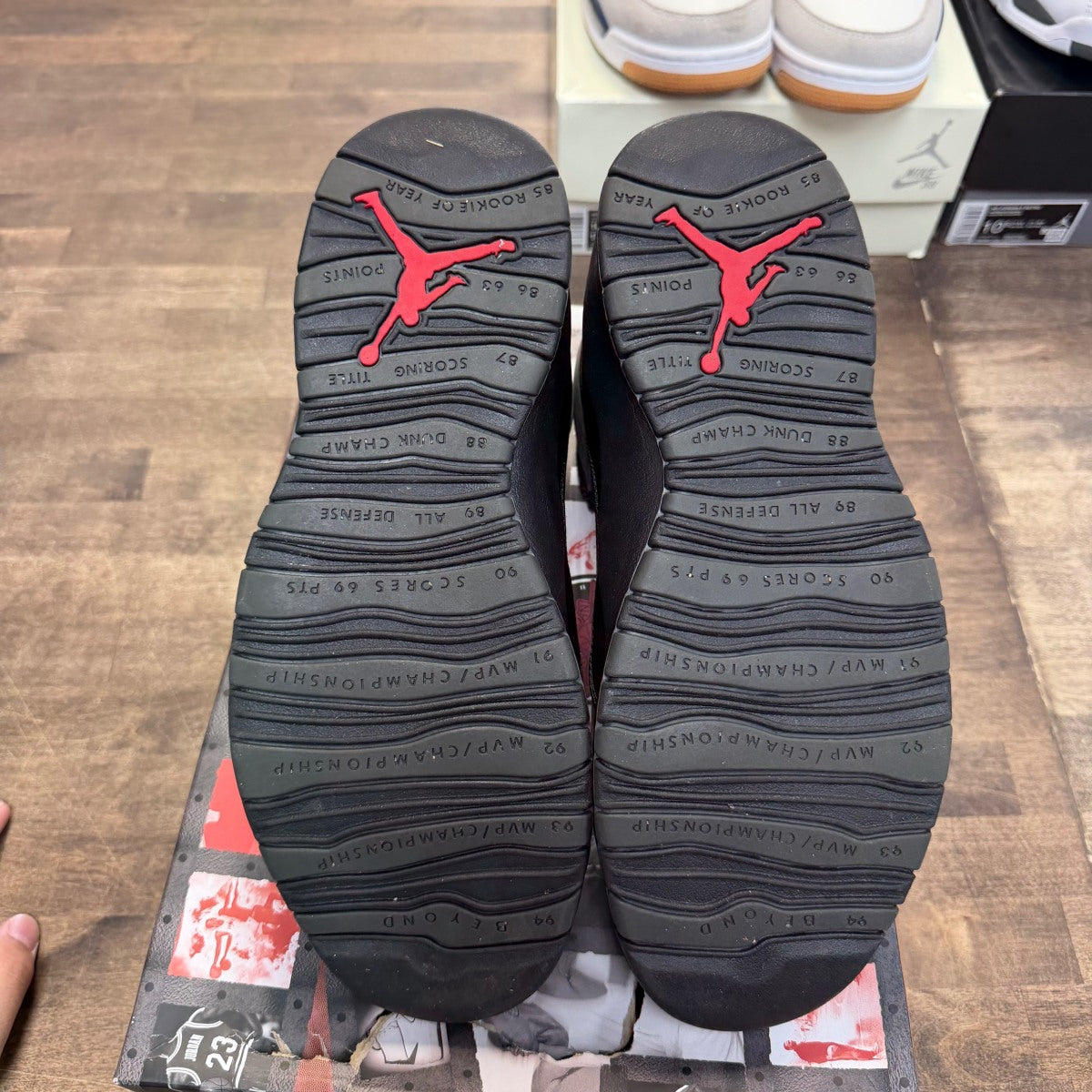 Jordan 10 Retro Shadow (2025) - Image 4