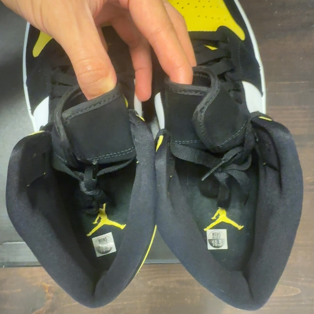 Jordan 1 Mid Yellow Toe Black - Image 6