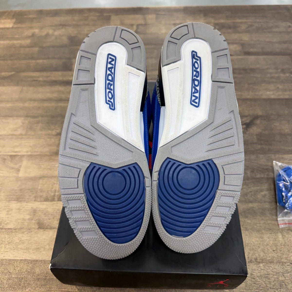 Jordan 3 Retro Varsity Royal Cement - Image 4
