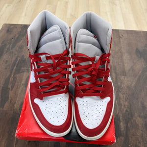Jordan 1 Retro High OG Varsity Red (Women's) - Image 2