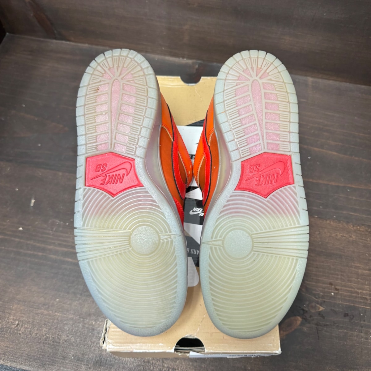 Nike SB Dunk Low Gamma Orange Size 8 (Pre-Owned) - box