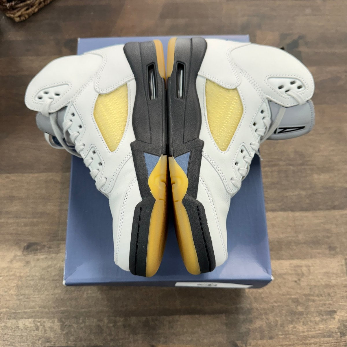 Jordan 5 Retro A Ma Maniére Dawn (Women's) - Image 2