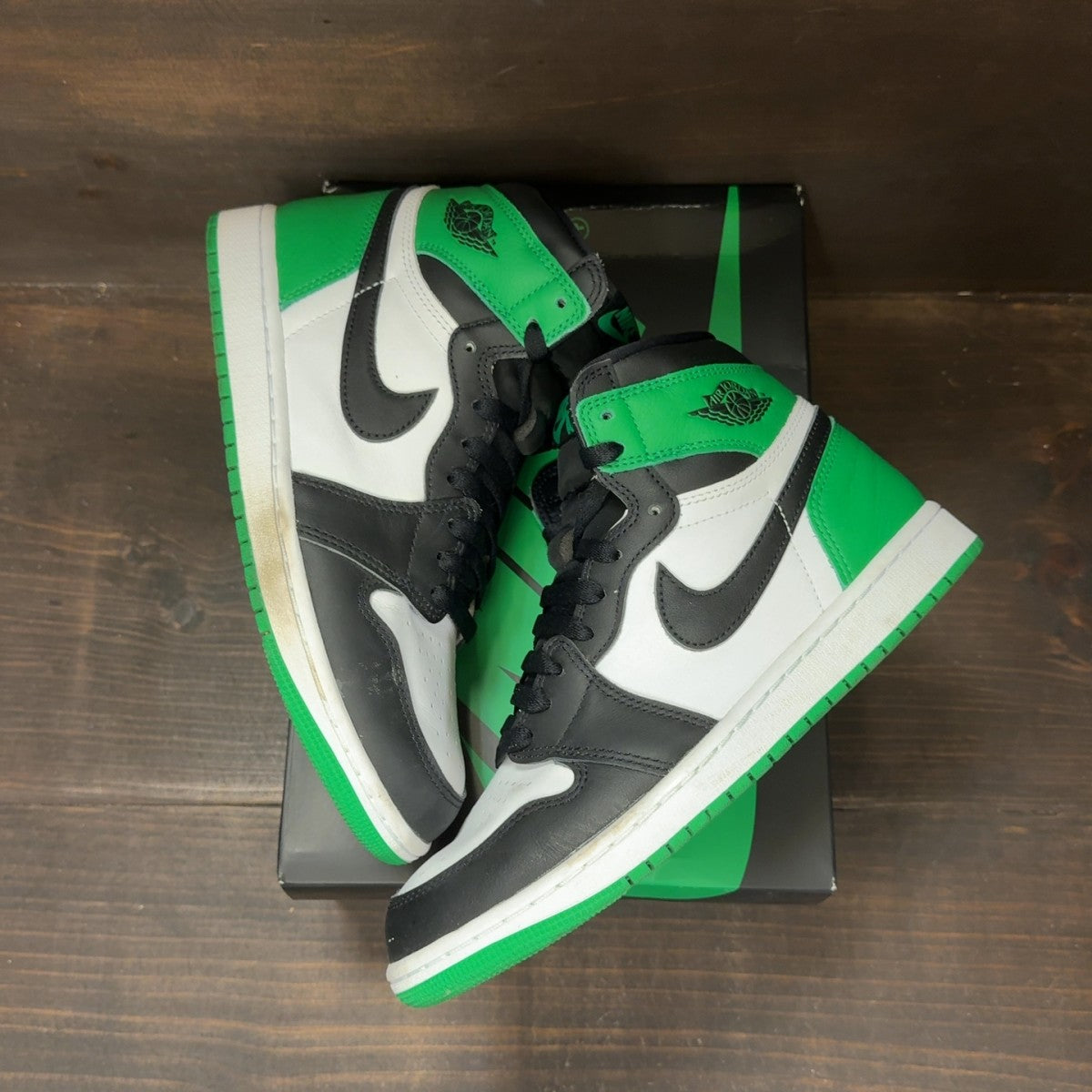 Jordan 1 Retro High OG Lucky Green Size 8 (Pre-Owned) - back
