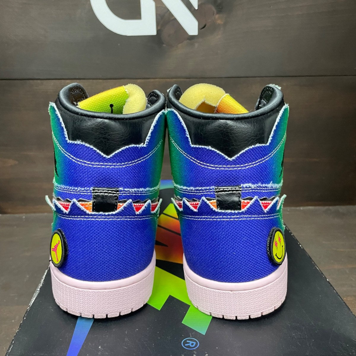Jordan 1 Retro High J Balvin - Image 3