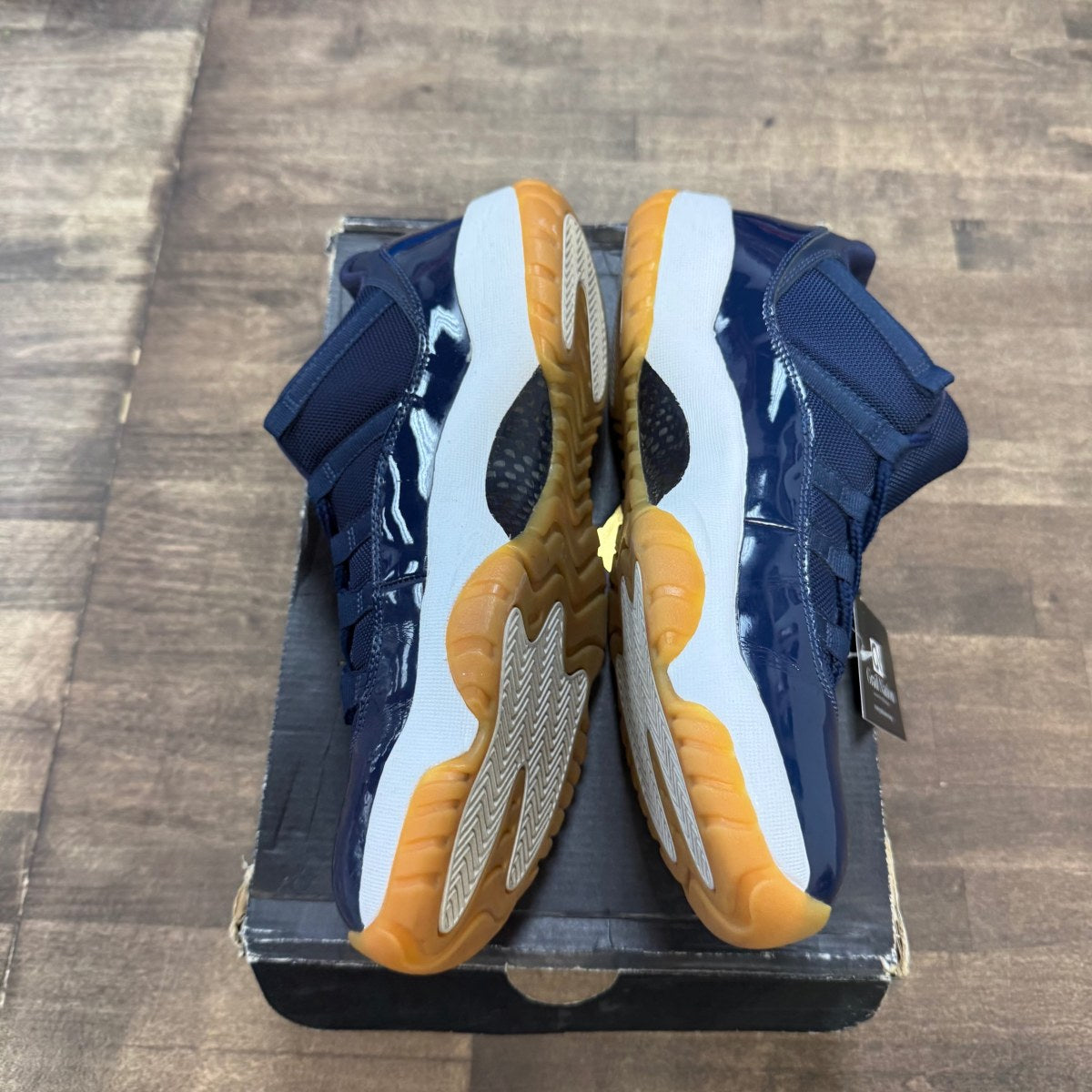 Jordan 11 Retro Low Midnight Navy Size 10.5 (Pre-Owned) - Image 3