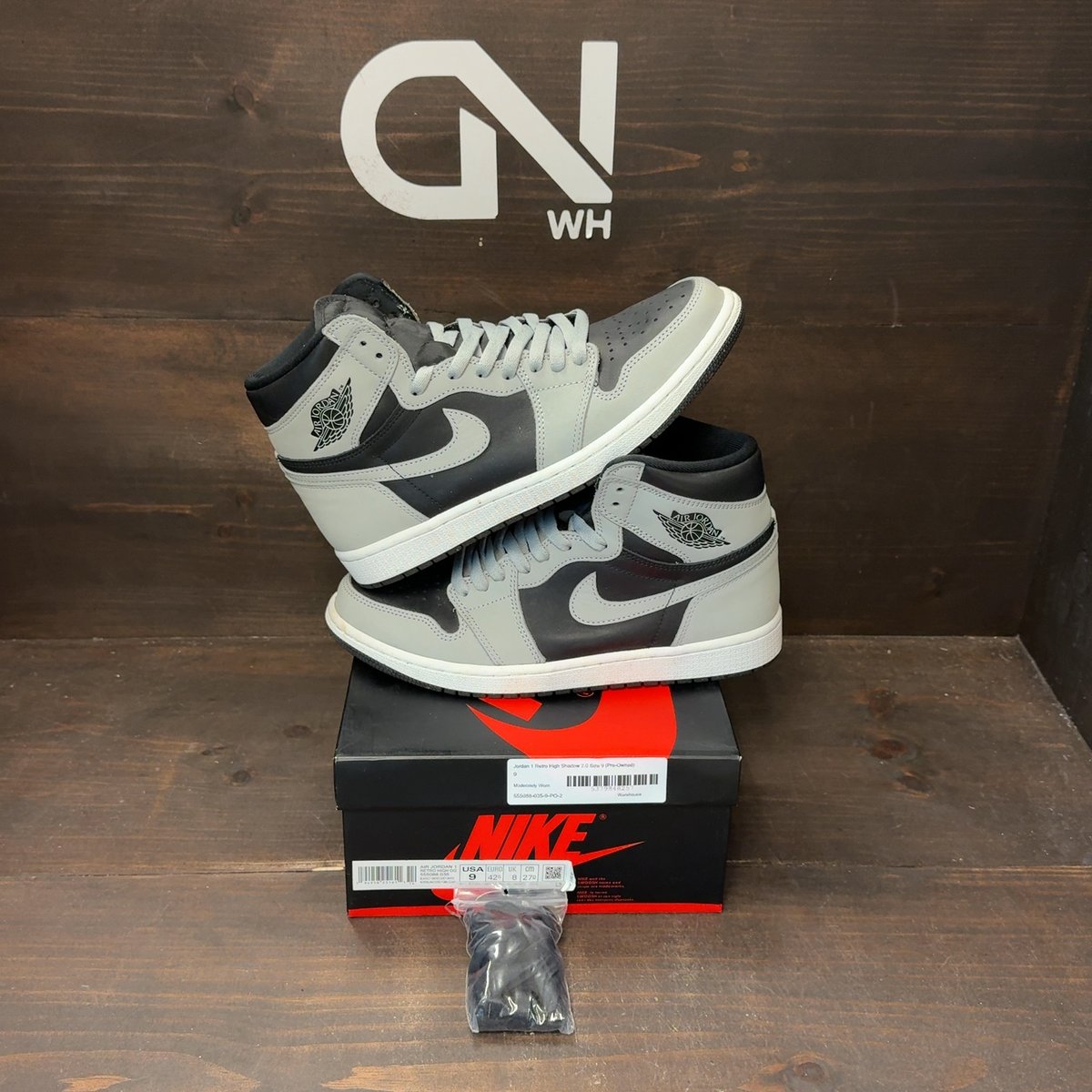 Jordan 1 Retro High Shadow 2.0 Size 9 (Pre-Owned) - front
