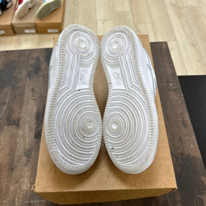Nike Air Force 1 Low LE Triple White (GS) Size 3.5Y (Pre-Owned) - Image 5