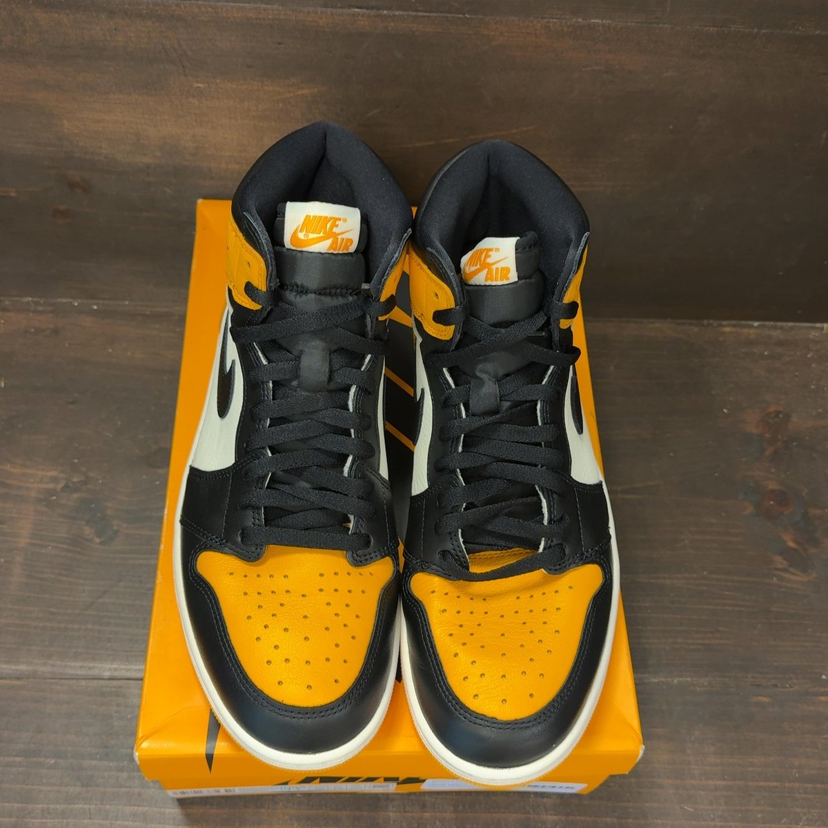 Jordan 1 Retro High OG Taxi Size 11 (Pre-Owned) - tag