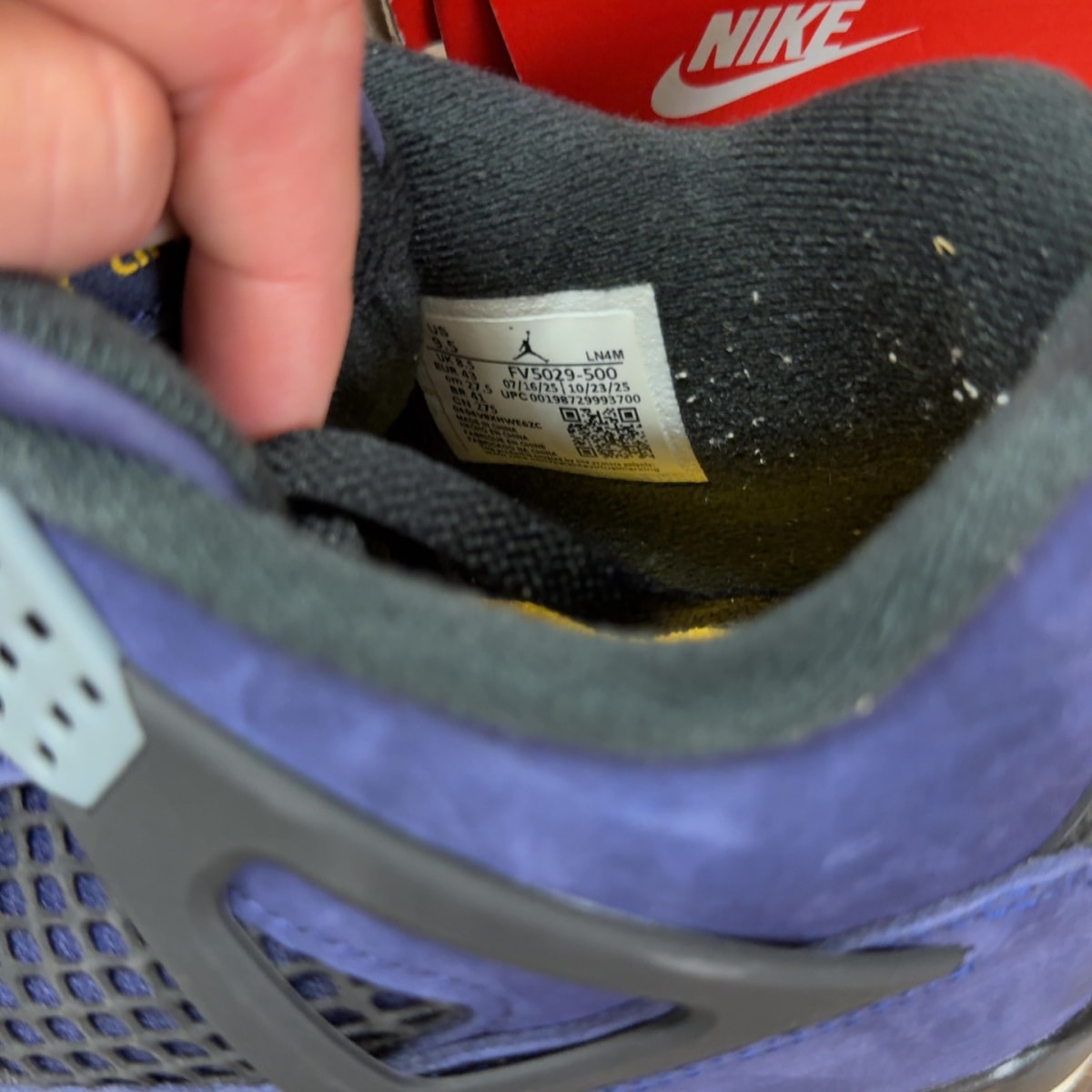 Jordan 4 Retro Lakers Size 9.5 (Pre-Owned) - Image 7