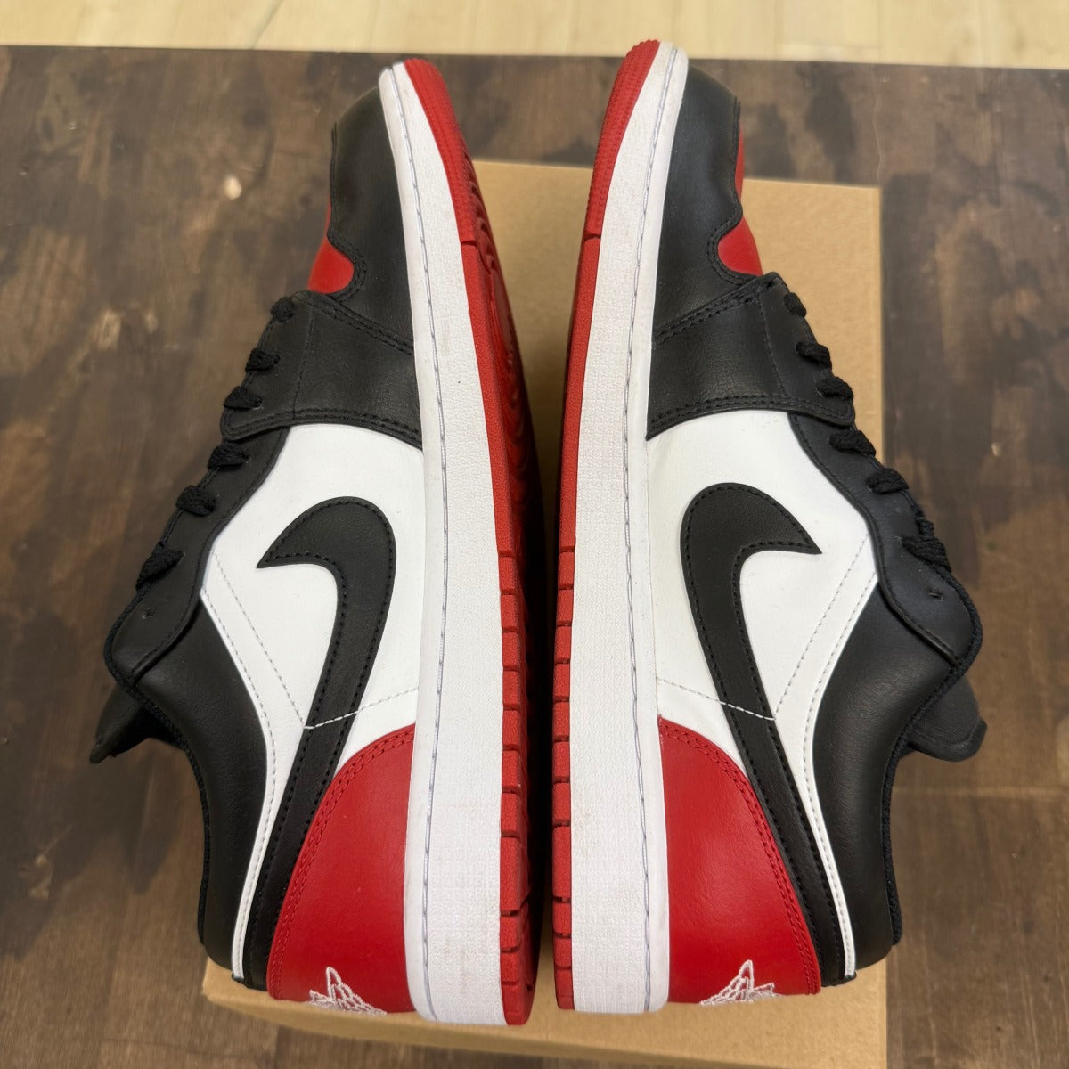 Jordan 1 Low Bred Toe Size 12 (Pre-Owned) - Image 4