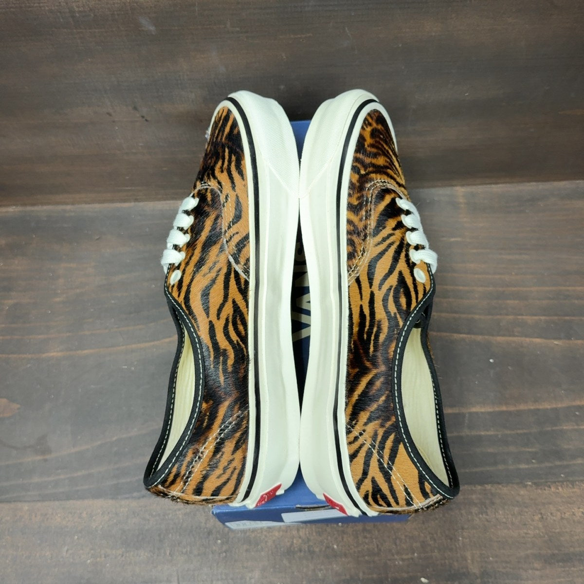 Pony Hair Tiger Black Vans LX Authentic 44 Size 8 - Image 6