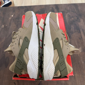 Khaki Nike Air Trainer Huarache Size 10.5 (Pre-Owned) - Image 4