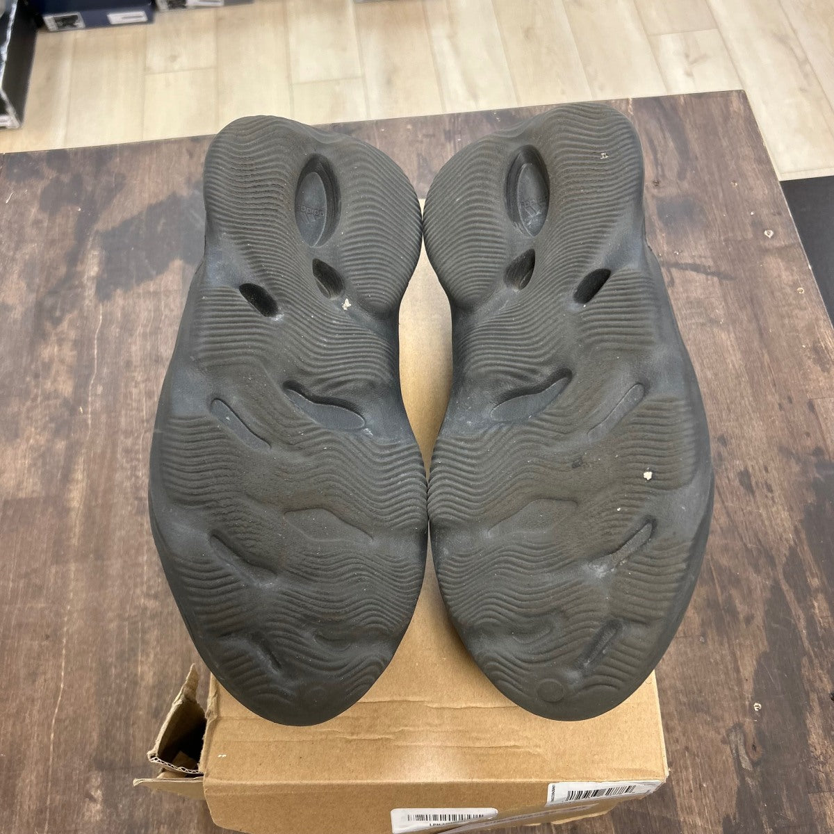 adidas Yeezy Foam RNR Onyx - Image 5