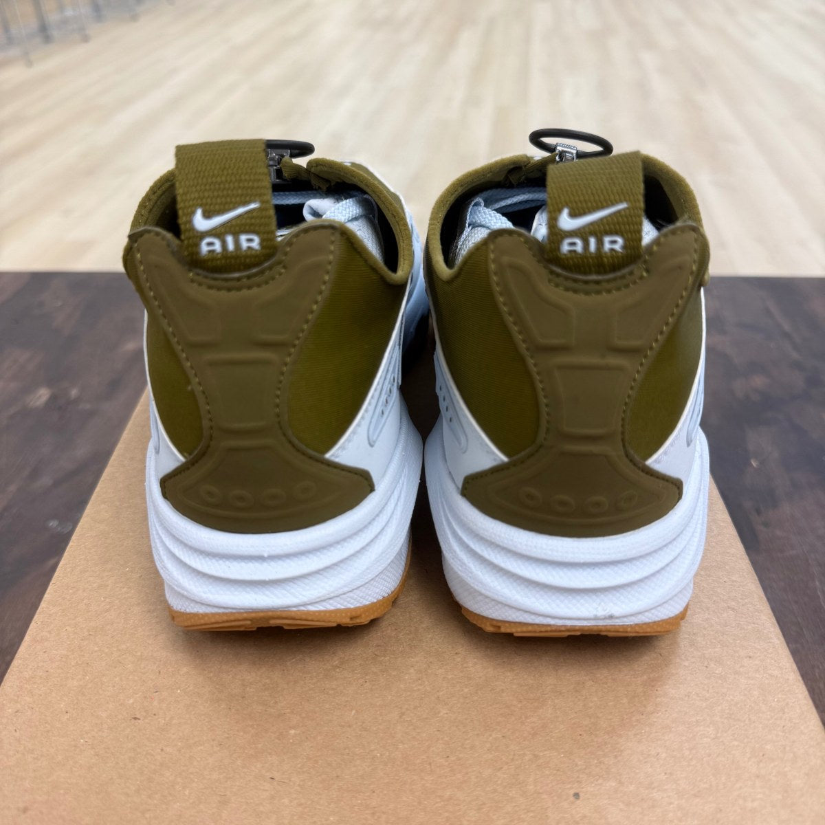 Nike Air Max Sunder Olive Flak (Women's) Size 7.5W (Pre-Owned) - Image 3