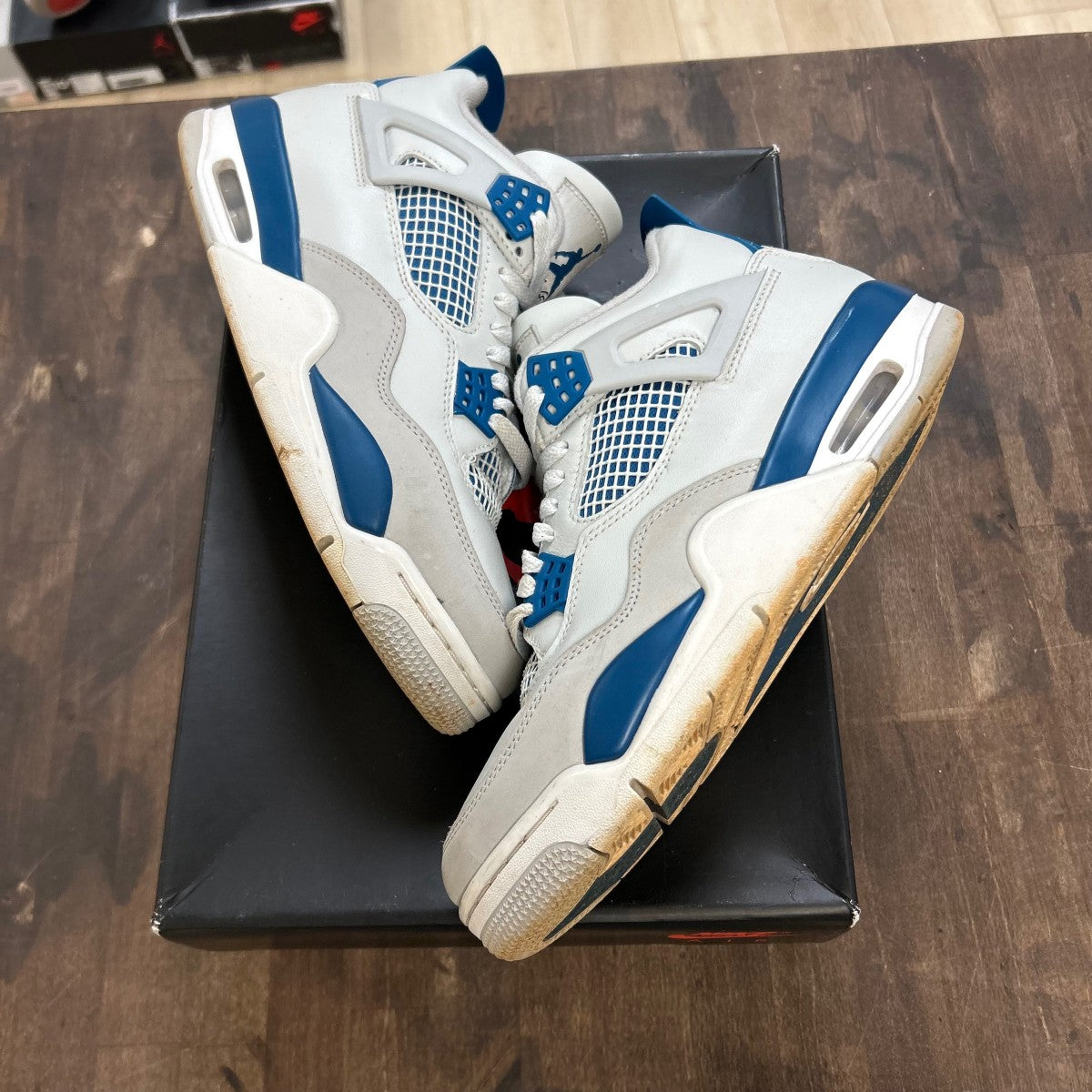 Jordan 4 Retro Military Blue (2024) - Image 1