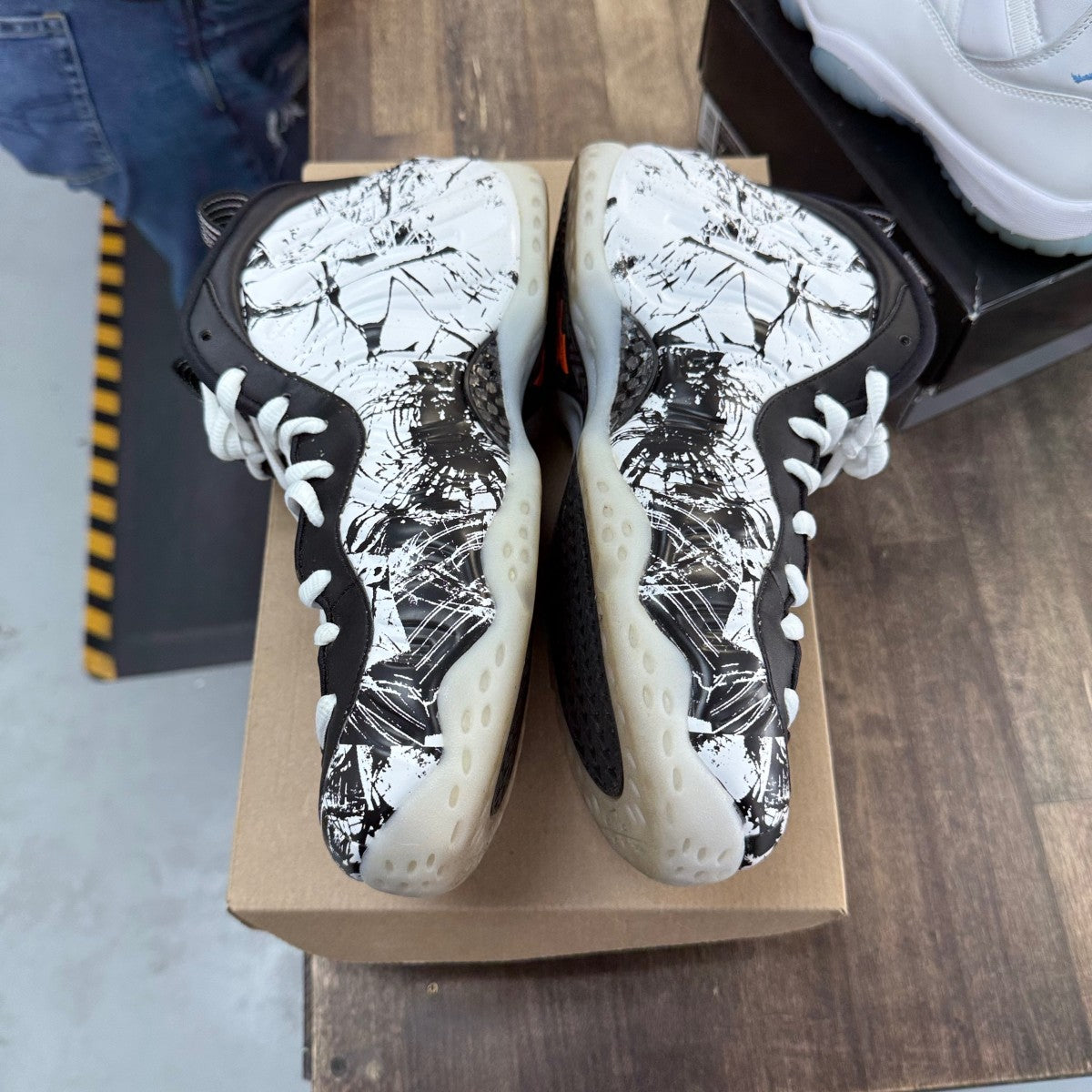 Nike Air Foamposite One Shattered Backboard Size 9.5 (Pre-Owned) - Image 3