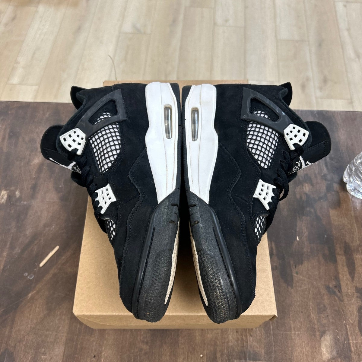 Jordan 4 Retro White Thunder Size 10.5 (Pre-Owned) - Image 5