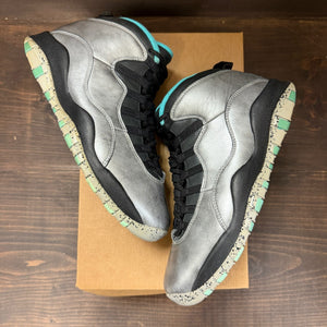 Jordan 10 Retro Lady of Liberty 30th Anniversary Size 9 (Pre-Owned) - Image 2