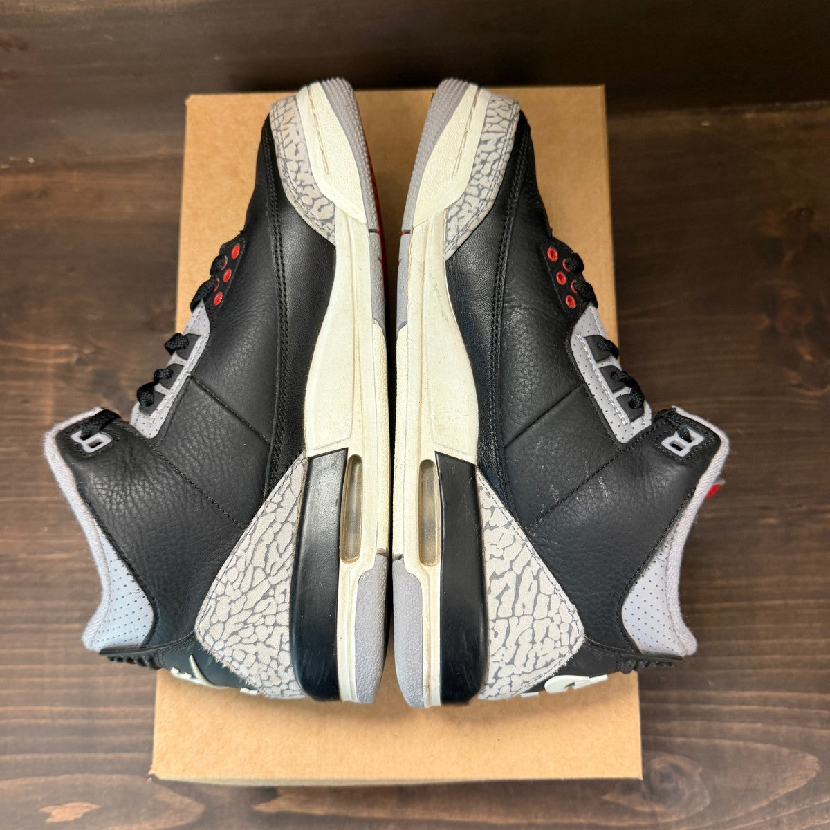 Jordan 3 Retro Black Cement (2024) (GS) Size 7Y (Pre-Owned) - Image 5