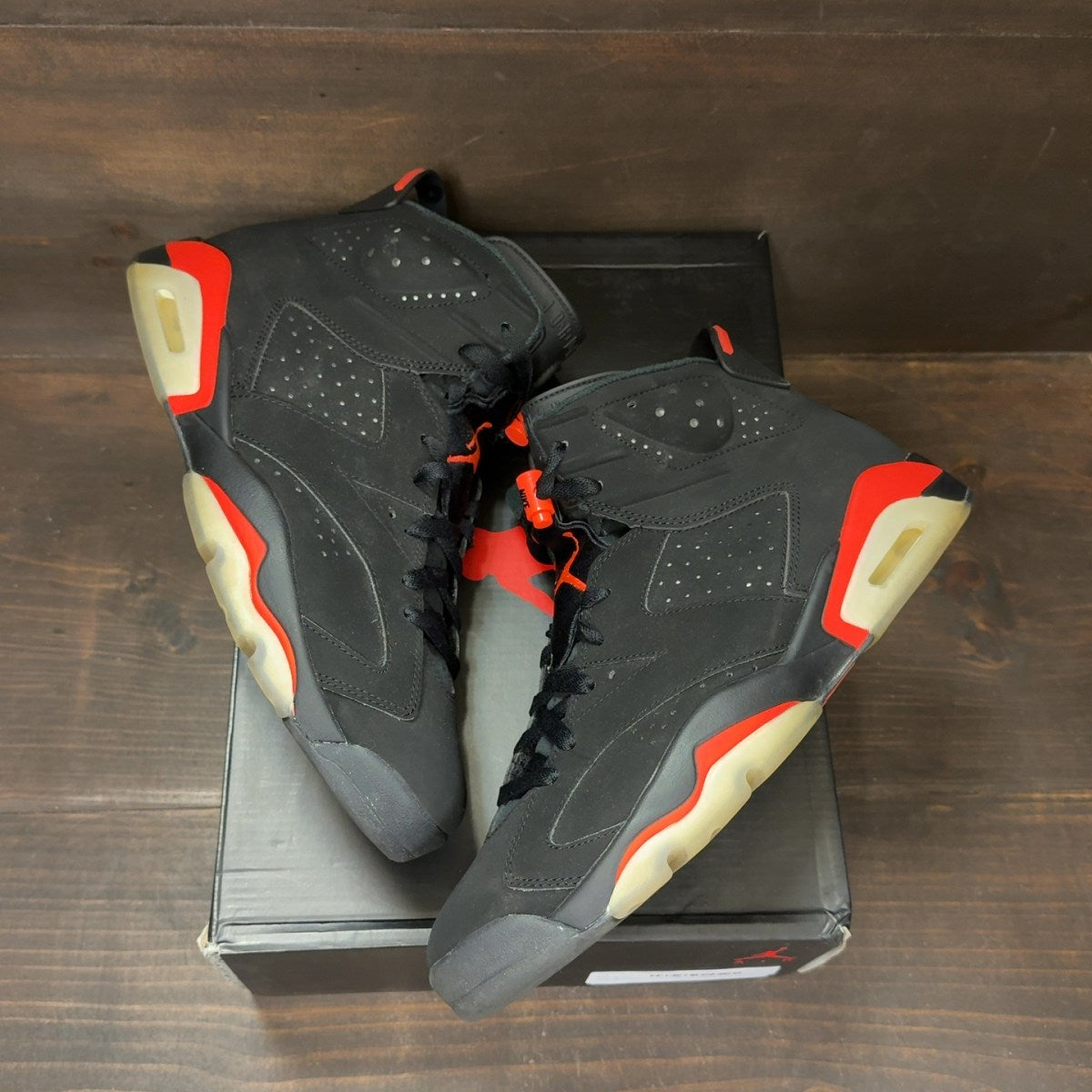 Jordan 6 Retro Black Infrared (2019) Size 11.5 (Pre-Owned) - Image 2